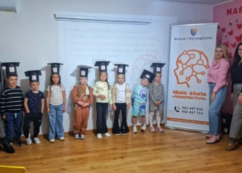 Predškolarci u posjeti Maloj školi “Perspektiva”: Upoznavanje školskog okruženja kroz igru