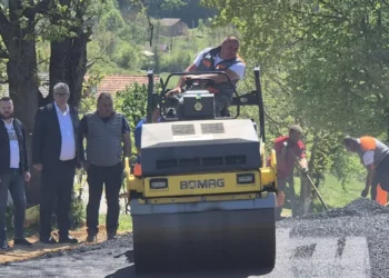 Asfaltirana putna dionica Orčeva Luka – Šakani u MZ Podzvizd
