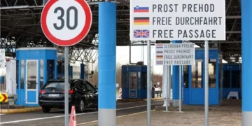 MUP RH: Prestaje pečatiranje pasoša, prelazak granice evidentira se digitalno