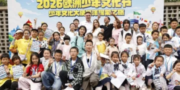 BiH zablistala u Pekingu: Studenti i putopisac Robert Dacešin privukli mase