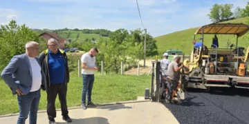 Privode se kraju radovi na asfaltiranju putne dionice Mlin – Dabravine – Izvrtnje