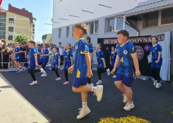 JU “Prva osnovna škola” Velika Kladuša uz pjesmu i ples proslavila Dan škole