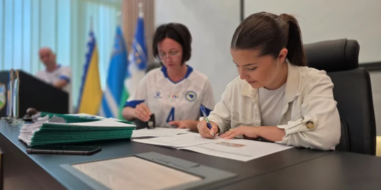 Općina Velika Kladuša potpisala ugovore o stipendiranju sa 153 studenta