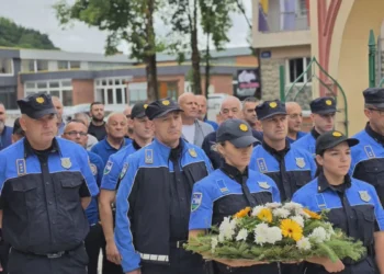 Obilježavanje Dana policije USK: Položeno cvijeće u haremu Gradske džamije