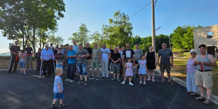 Svečano otvoren putni pravac Trnovi – Pehlići, vrpcu presjekao najstariji mještanin Hašim Pehlić