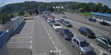 Vozači, oprez: Visoke temperature, zatvorene dionice i duge kolone na granicama