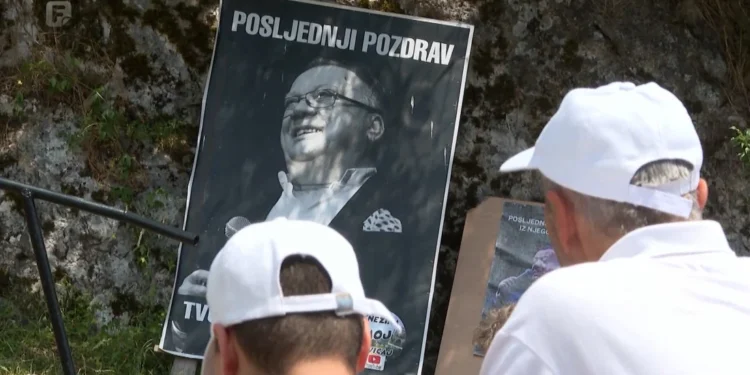 U Knežini otkriven spomenik Halidu Bešliću