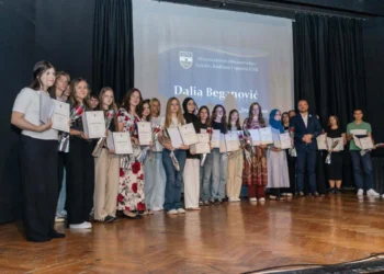 Najbolji učenici i studenti u USK nagrađeni za ostvarene rezultate