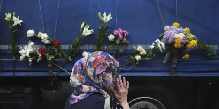 Danas ispraćaj posmrtnih ostataka 10 žrtava genocida u Srebrenici na putu ka Potočarima