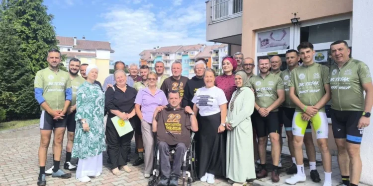 Učesnici biciklističkog maratona Vukovar – Srebrenica dočekani u Velikoj Kladuši
