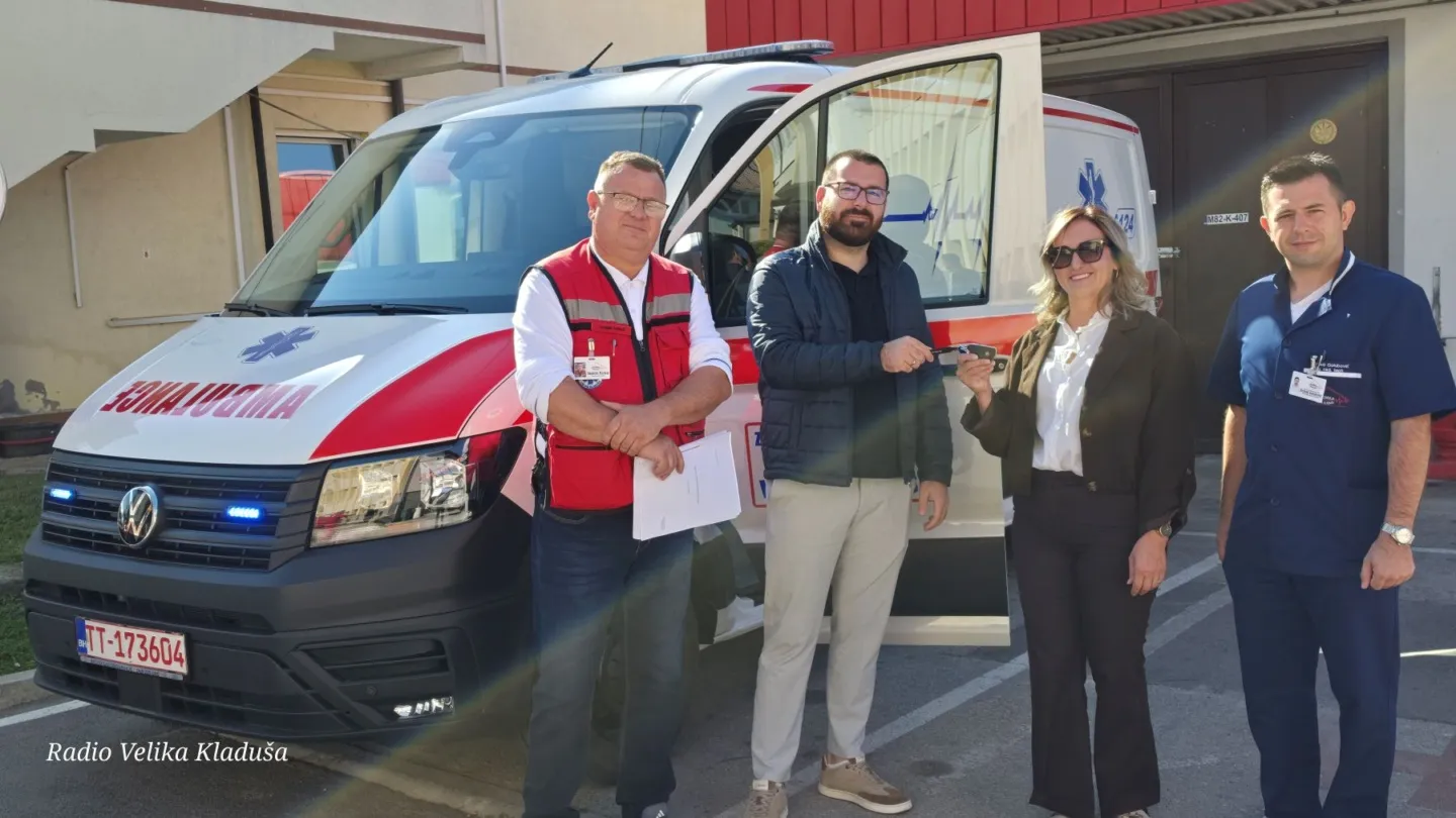 Dom zdravlja Velika Kladuša: Nabavljeno novo sanitetsko vozilo