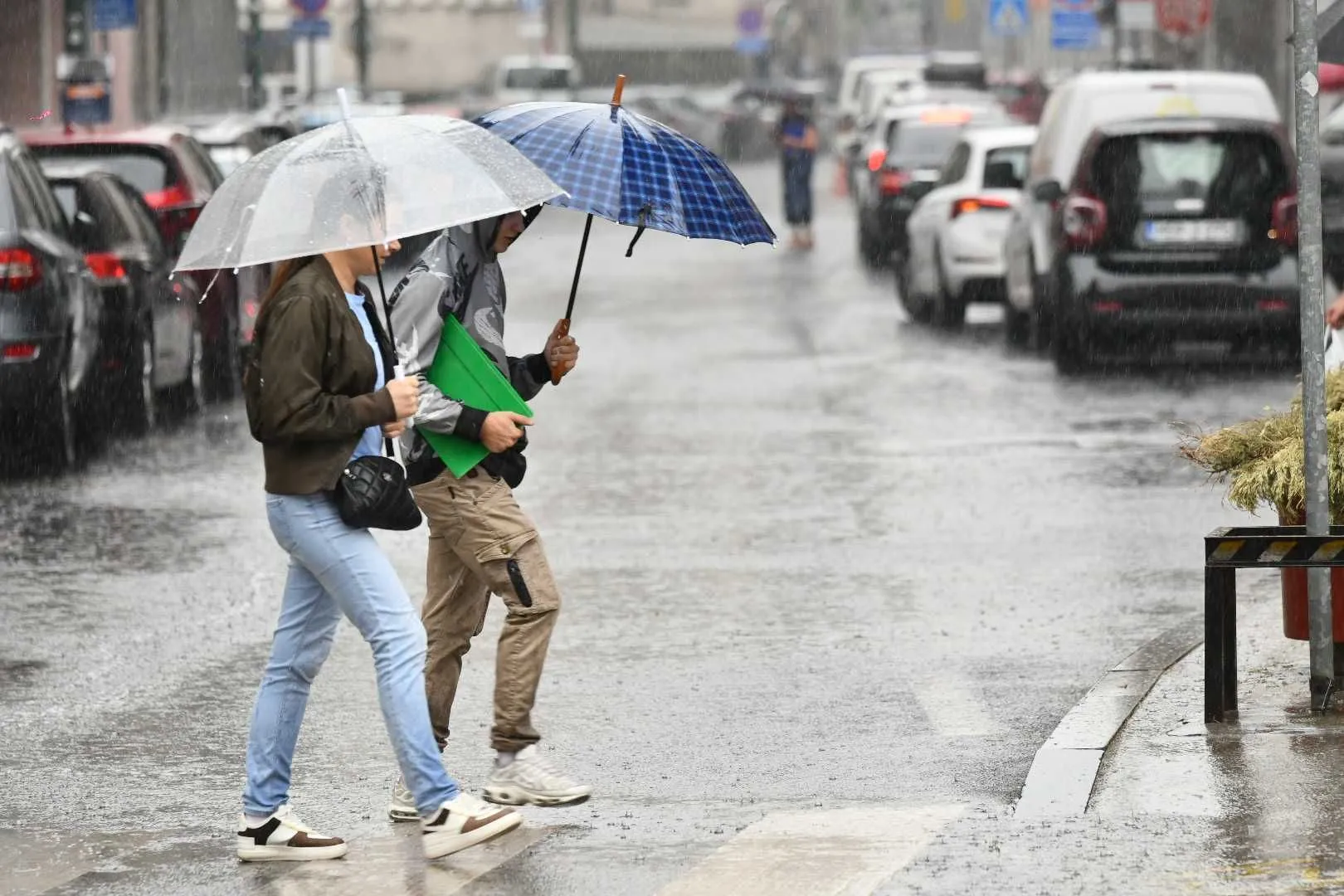 Bh. meteorolozi najavili: Stiže jače naoblačenje koje donosi kišu i snijeg